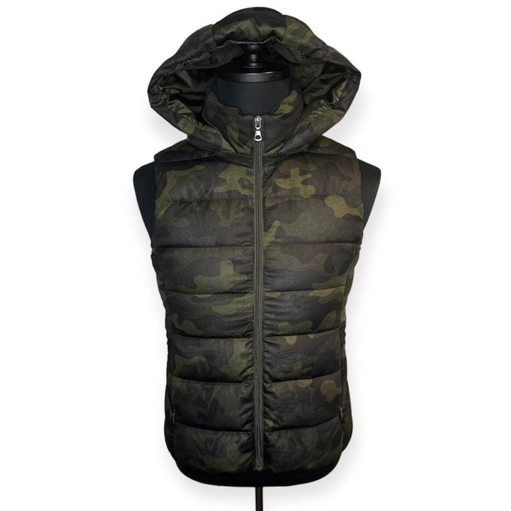 Women's UNIQLO Green Camouflage Puffer Vest Medium